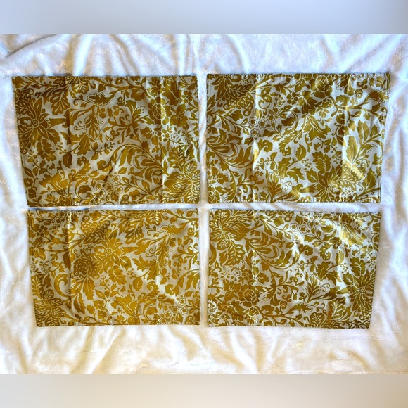 Williams Sonoma Other - Williams Sonoma 100% 4 Cotton Place Mats 
Gold floral design
Khaki beige